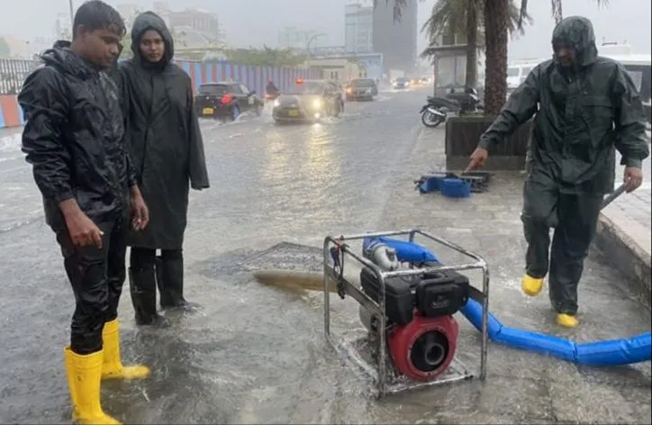 މާލޭ މަގުތަކުގައި ފެން ބޮޑުވެފައި - ފޮޓޯ: އެމްއެންޑީއެފް
