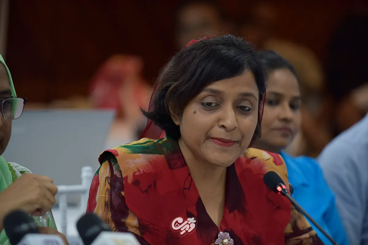 ފޯޅަވަހި މައްސަލައިގައި ޤައުމީ މަސްހަލަތު ދޫކޮށް ސަރުކާރުން އިސްކުރީ އެހެން ބައެއްގެ މަސްލަހަތު: ދުންޔާ