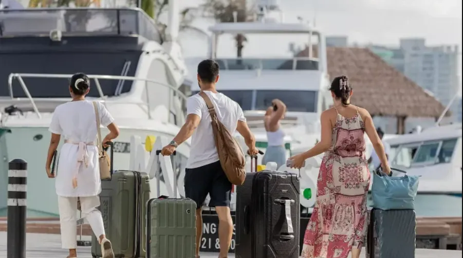 Tourists in Maldives (Photo/Hotelier)