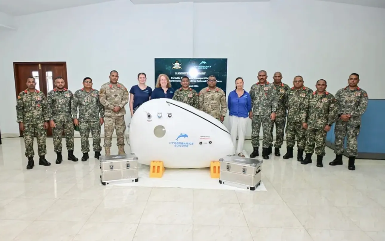 ޕޯޓަބަލް ހައިޕަބެރިކް ޓްރާންސްޕޯޓް ޔުނިޓް، އެމްއެންޑީއެފްއާ ހަވާލުކުރުމަށް ބޭއްވި ރަސްމިއްޔާތު.-- ފޮޓޯ: އެމްއެންޑީއެފް