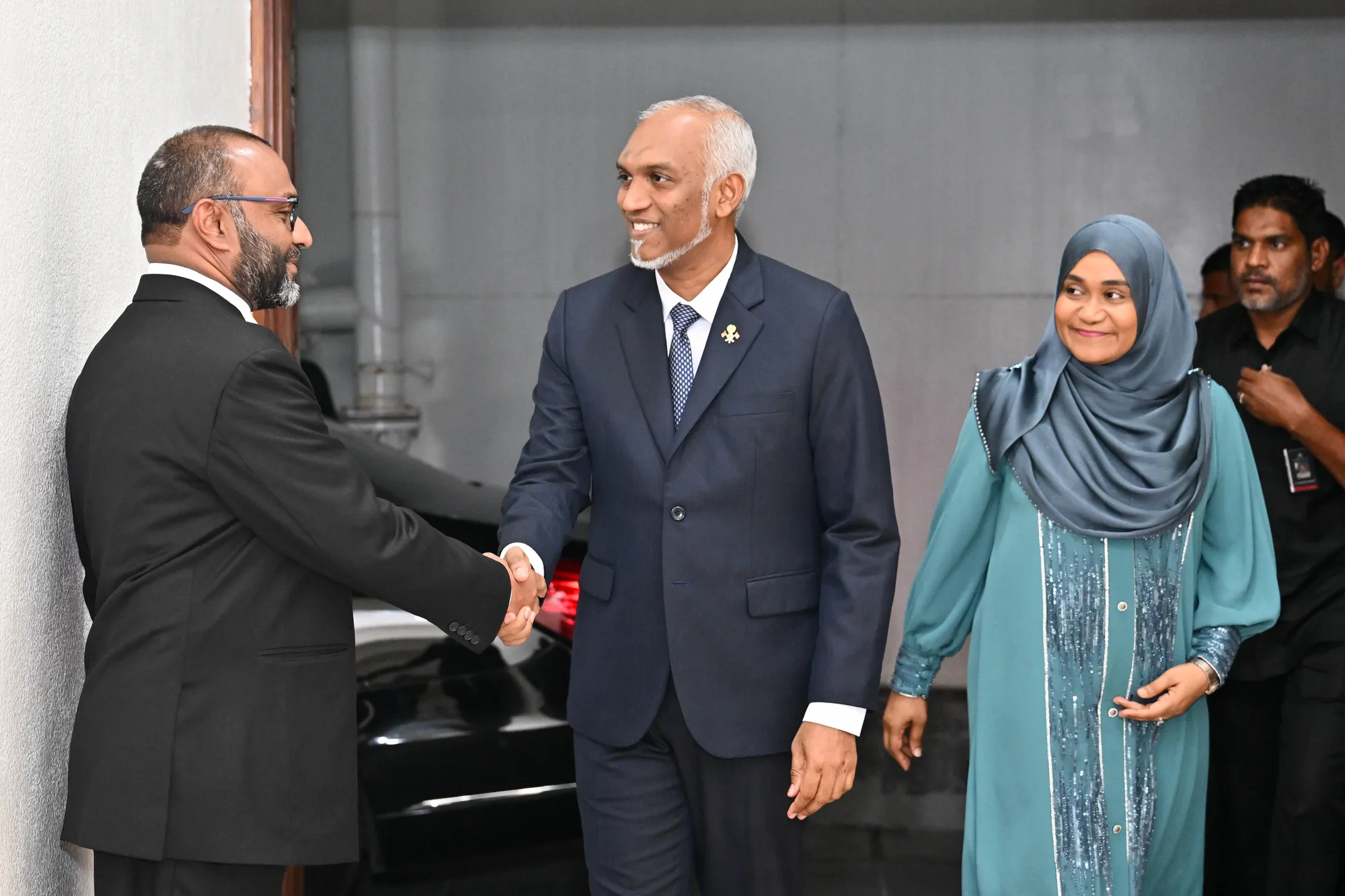 އުމްރާއަށް ނުފުރި ތިބި މީހުންނަށް ފުރޭނެ ގޮތެއް ހޯދައިދޭން ރައީސް އަންގަވައިފި