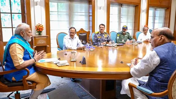 ޕާކިސްތާން އަސްކަރީއްޔާގެ އޮޕަރޭޝަނާއެކު، އިންޑިއާ ސީރިއަސް ހާލަތަކަށް!