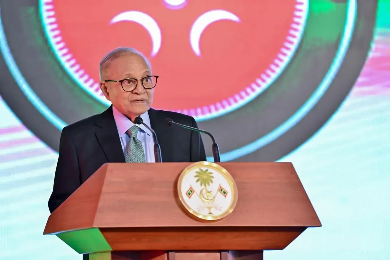 ކާބަފައިންގެ ހިތްވަރުން އިބުރަތް ލިބިގަނެ، އިސްލާމްދީނުގެ މަތިވެރި ހިދާޔަތުގައި ދެމި ތިބުމަށް އެދެން: ރައީސް މައުމޫން