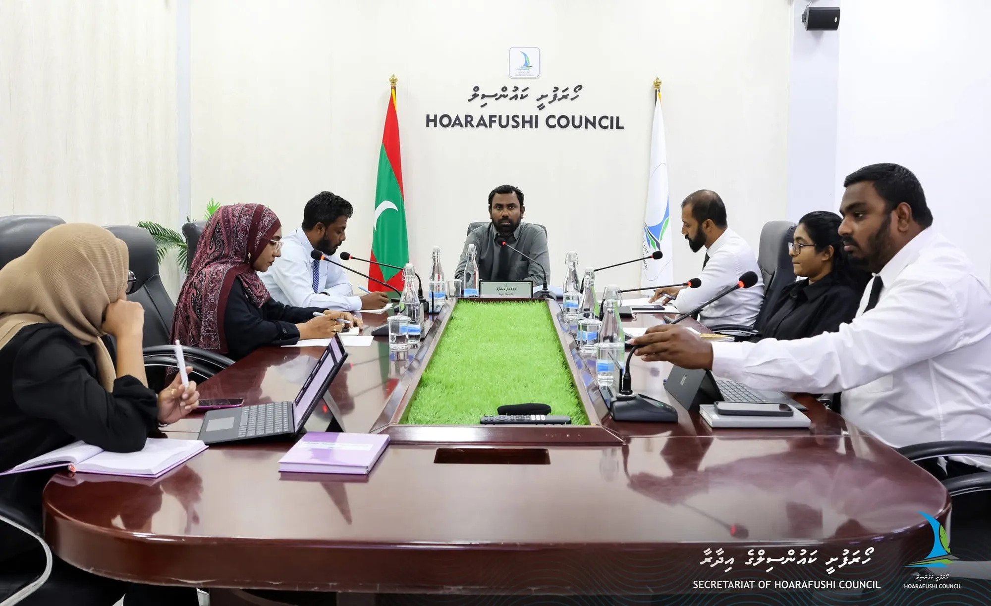 ހޯރަފުށީ ކައުންސިލްގެ ބައްދަލުވުމެއްގެ ތެރެއިން- ފޮޓޯ/ ހޯރަފުށީ ކައުންސިލް