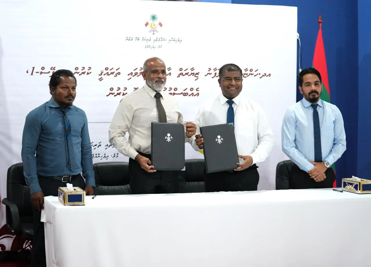 ކަލާފާނު ޒިޔާރަތް އާބާތުރަ ފިލުވަން ހަވާލުކުރުން: ފޮޓޯ/ އާރްޑީސީ