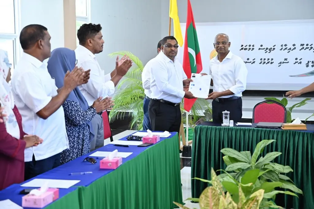 ނިލަންދޫ ދާއިރާގެ މެމްބަރު މުޙުސިން އެމްޑީޕީއަށް ސޮއިކޮށްފި