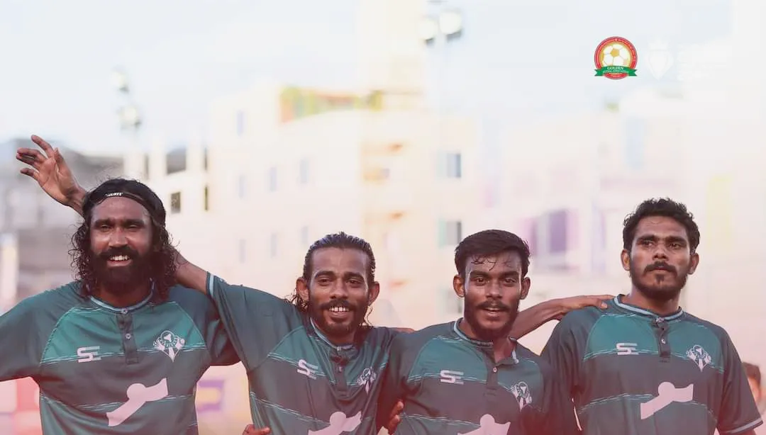 ކިނބިދޫގެ ކުޅުންތެރިން ލަނޑު ޖެހުމަށްފަހު އުފާފާޅުކުރަނީ... ފޮޓޯ: ގޯލްޑަން ފުޓްސަލް އެސޯސިއޭޝަން