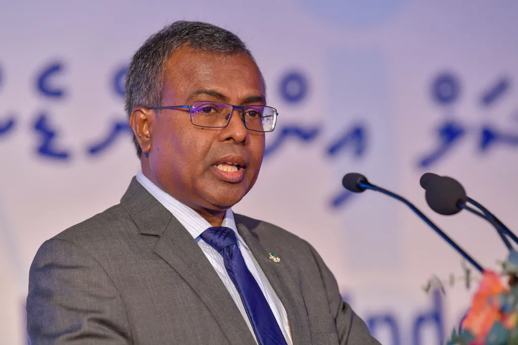 ޑރ އަހުމަދު އިމްރާނަށް: ޖާހިލު ވެރިން އިންތިޚާބުވުމަށް އެދި ދުއާކުރާނީ މުނާފިގުން