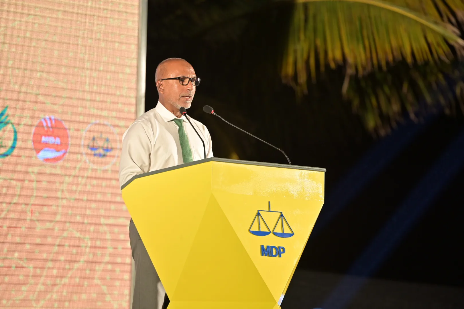 ރައީސް ޞާލިހަކީ މީހުން ހަޅޭ ލަވައިގަތީމަ، ގޮޑިން ފުންމާލާފަ ދާ ބޭފުޅެއް ނޫން: ޑރ. ޒާހިރު