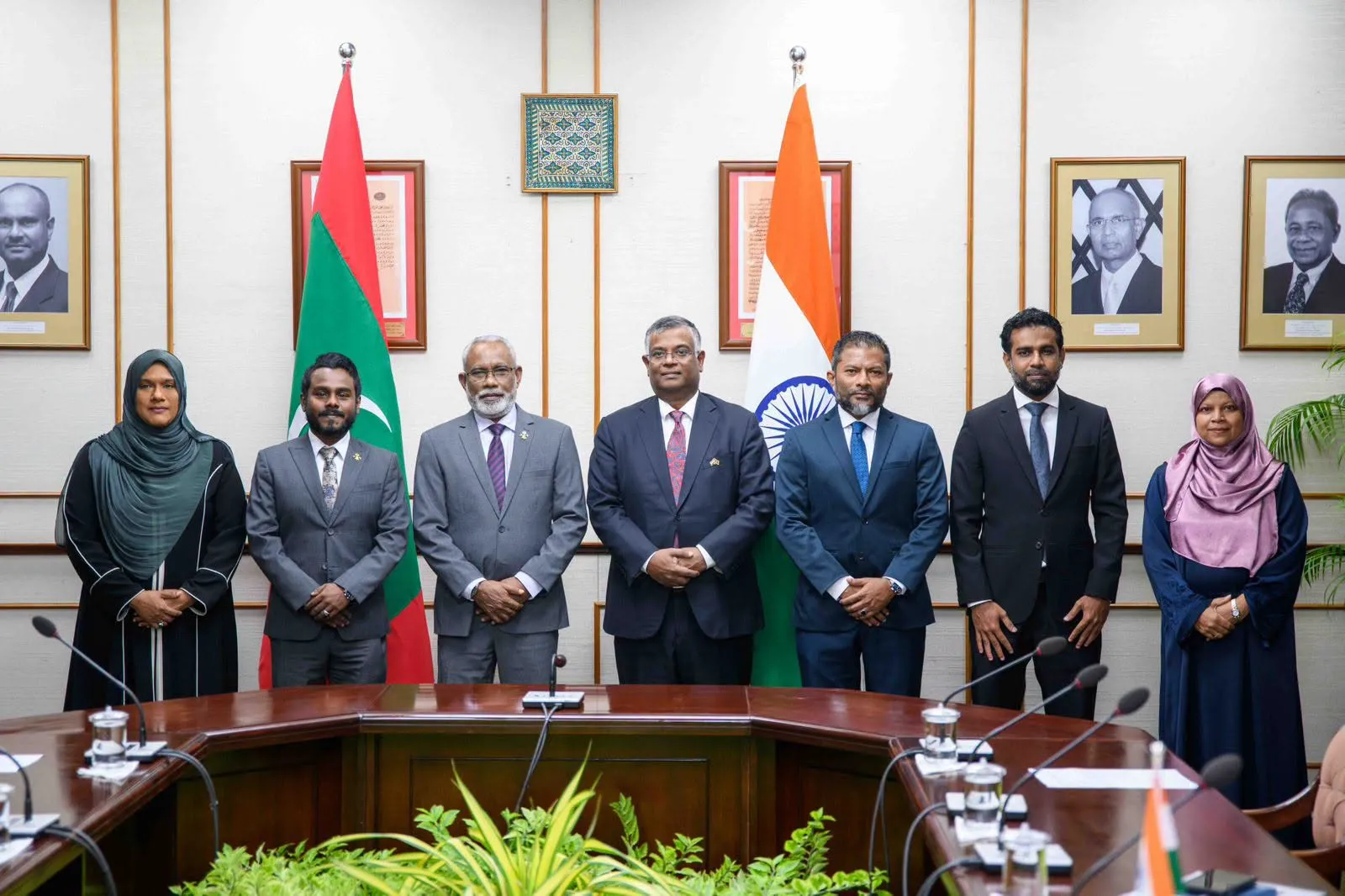 ރައްޔިތުންގެ މަޖިލީހުގައި ޕީއެންސީގެ މެމްބަރުން ތަމްސީލްކުރާ ދާއިރާތަކަށް އިންޑިއާއިން ލެޕްޓޮޕް ހަދިޔާކޮށްފި