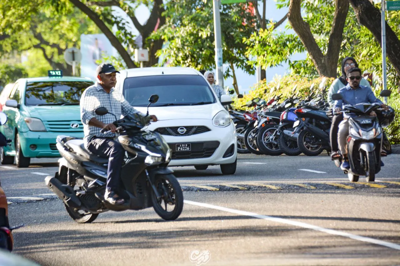 ހުޅުމާލޭ މަގުމަތި: ފޮޓޯ/ ވޮއިސް