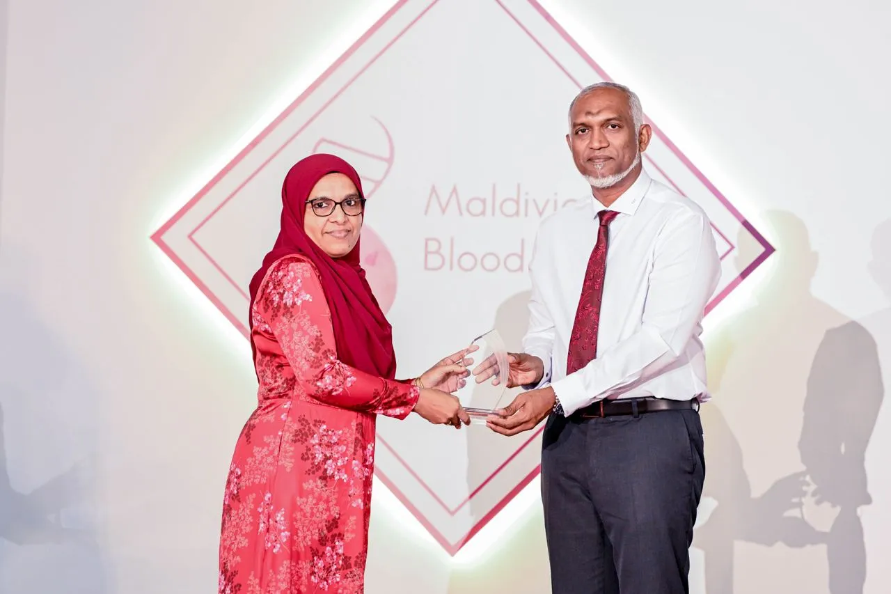 ތެލަސީމިއާ ޚިދުމަތްތައް ފުޅާކުރުމަށް ޚާއްސަ މަސައްކަތްތަކެއް ކޮށްދެއްވި ފަރާތްތަކުގެ އަގުވަޒަންކުރުން: ފޮޓޯ/ ރައީސް އޮފީސް