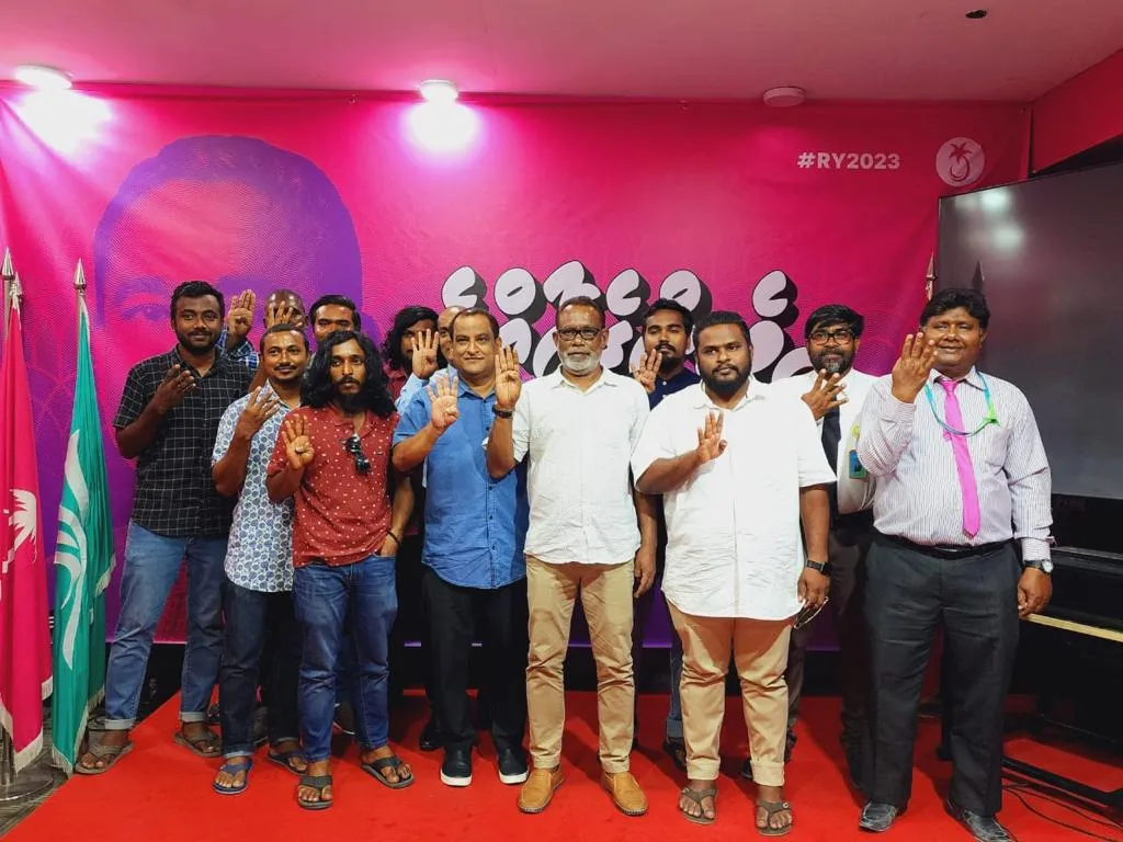 ތުލުސްދޫ ގިނަ އަދަދެއްގެ ޒުވާނުން ޕީޕީއެމަށް!