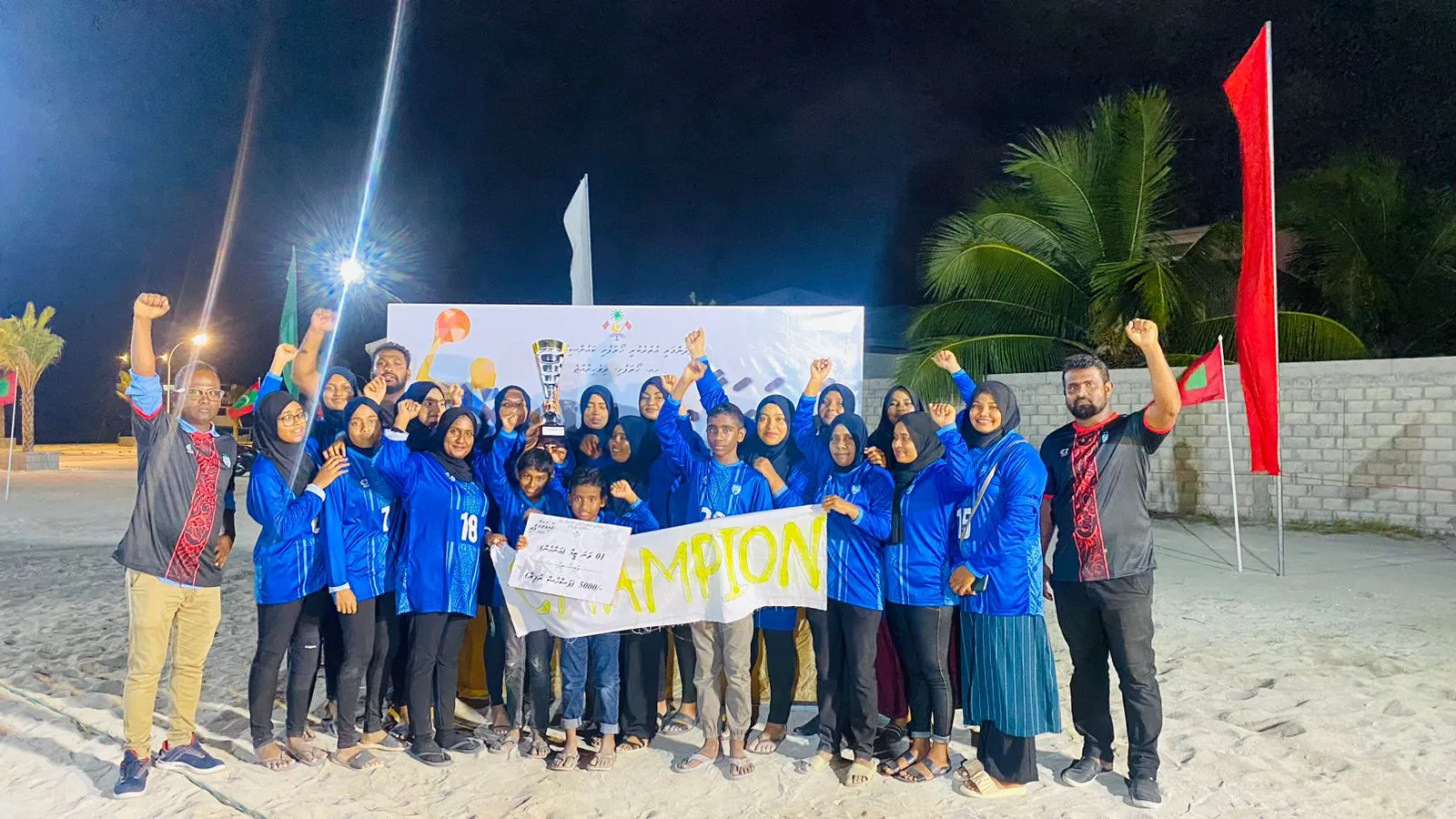 ހޯރަފުށި ކައުންސިލްގެ ފުރަތަމަ އަންހެން އަދި ފިރިހެން ފައިގަތަޅާ މުބާރާތް ނިންމާލައިފި!