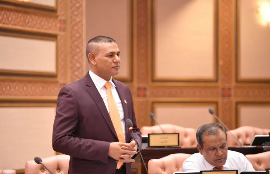 މީދޫ ދާއިރާގެ މެންބަރު އަހުމަދު ސިޔާމް (ސަން ސިޔާމް): ފޮޓޯ/ މަޖިލިސް