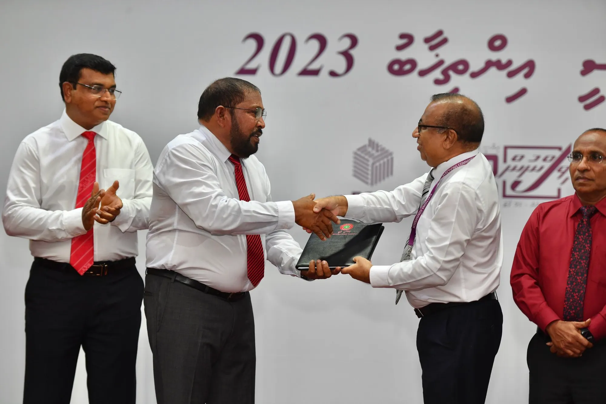 ޤާސިމްގެ ކެންޑިޑެސީ ފޯމް ހުށައަޅުއްވައިފި