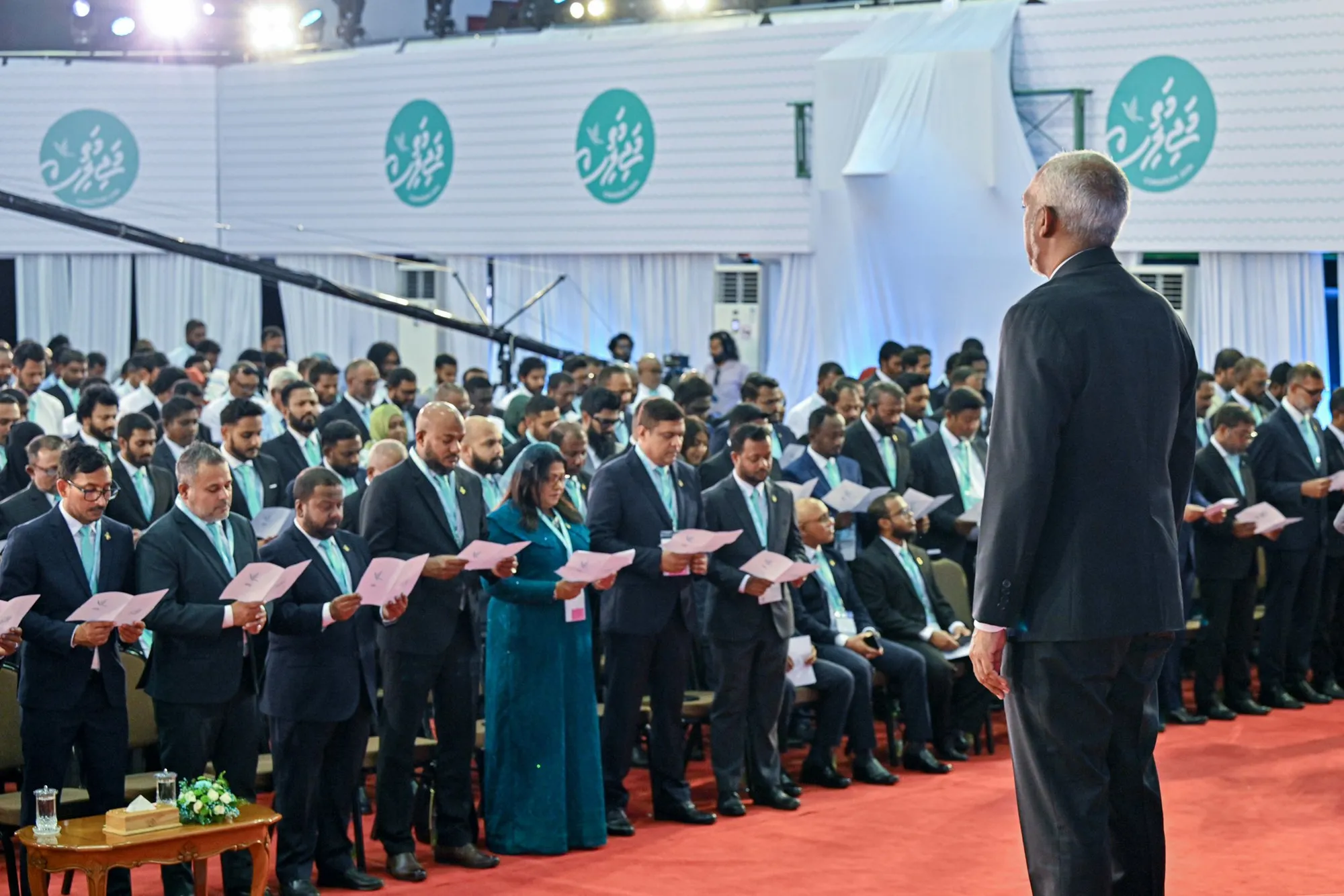 ޕީއެންސީގެ ލީޑަރޝިޕް މަގާމުތަކަށް އިންތިޚާބުވި އަދި އައްޔަންކުރި ބޭފުޅުން ހުވާކުރައްވައިފި