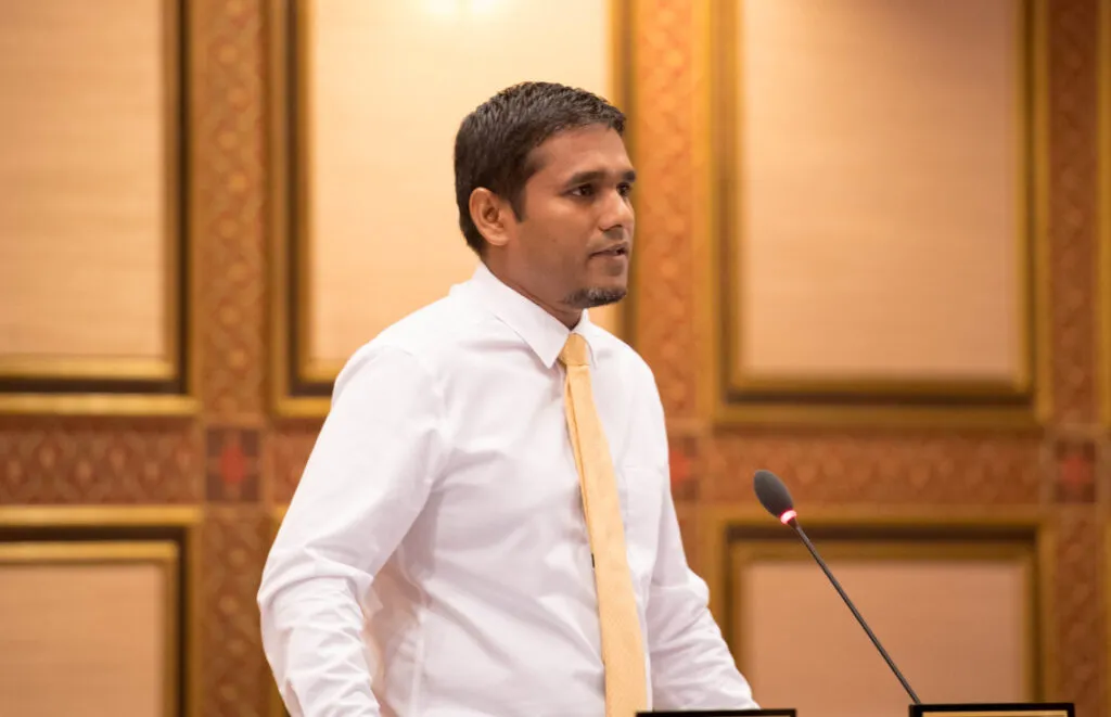 ނިޒާމީ ވޯޓެއް ނެގުމަށް މަޖިލީހަށް ގަރާރެއް ހުށަހަޅައިފި!