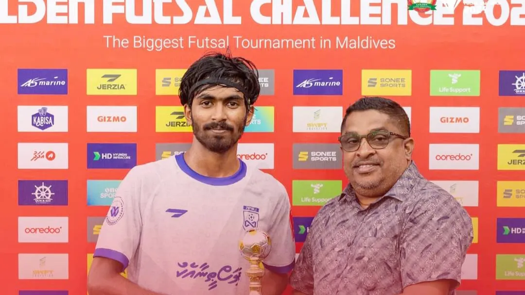 މެޗުގެ މޮޅުކުޅުންތެރިއަކަށް ހޮވުނު ޒީދާން.. ފޮޓޯ: ގޯލްޑަން ފުޓްސަލް އެސޯސިއޭޝަން