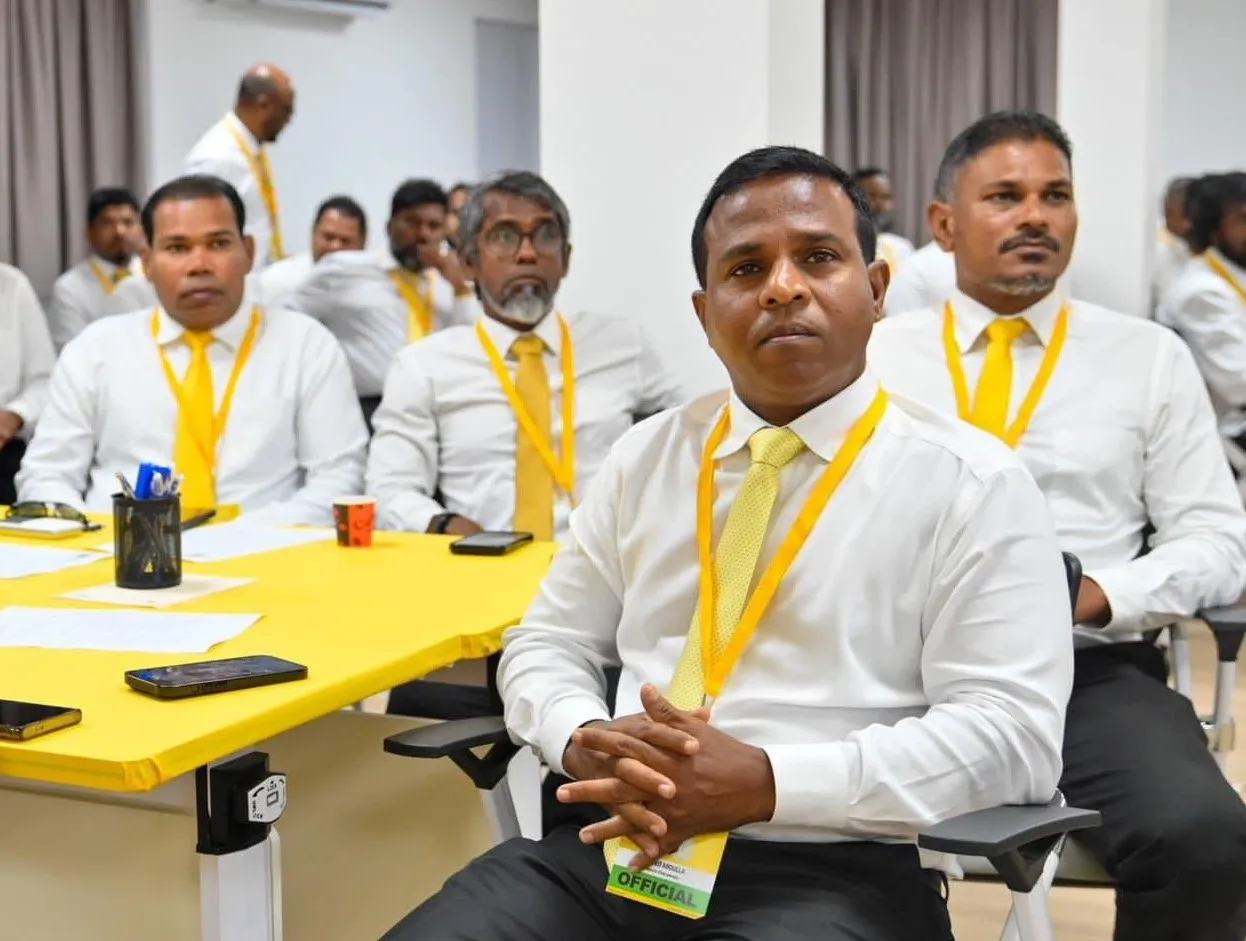 ޑެޕިއުޓީ ޗެއާޕަރސަންގެ މަޤާމުން އިސްތިޢުފާ ދިނީ ޝާހިދު ކެމްޕޭނުގައި ބައިވެރިވުމަށް: އަޙްމަދު