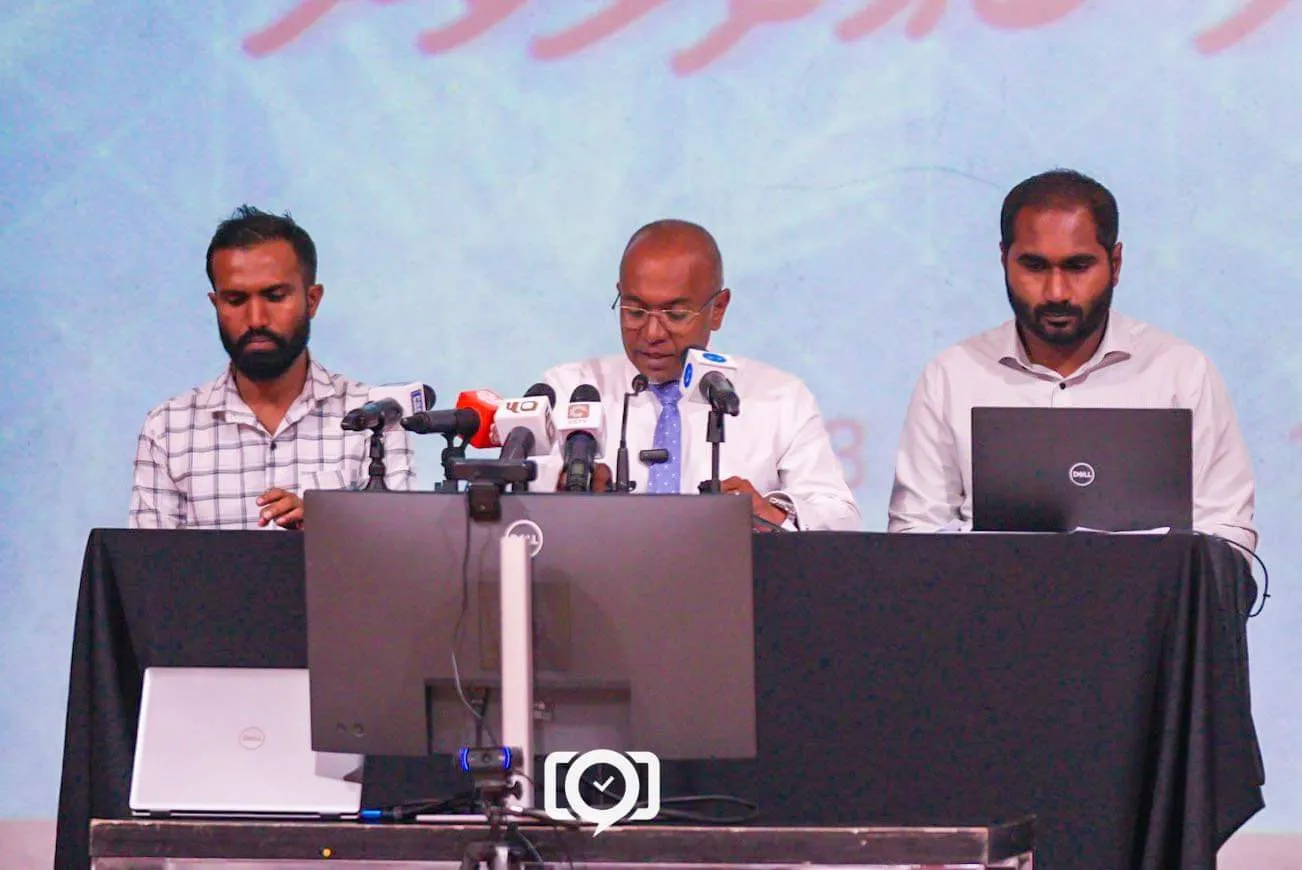 ދެވަނަ ބުރުގައި އެއްވެސް ކޮޅަކަށް ނޭރުމަށް ދަ ޑިމޮކްރެޓްސްއިން ނިންމައިފި