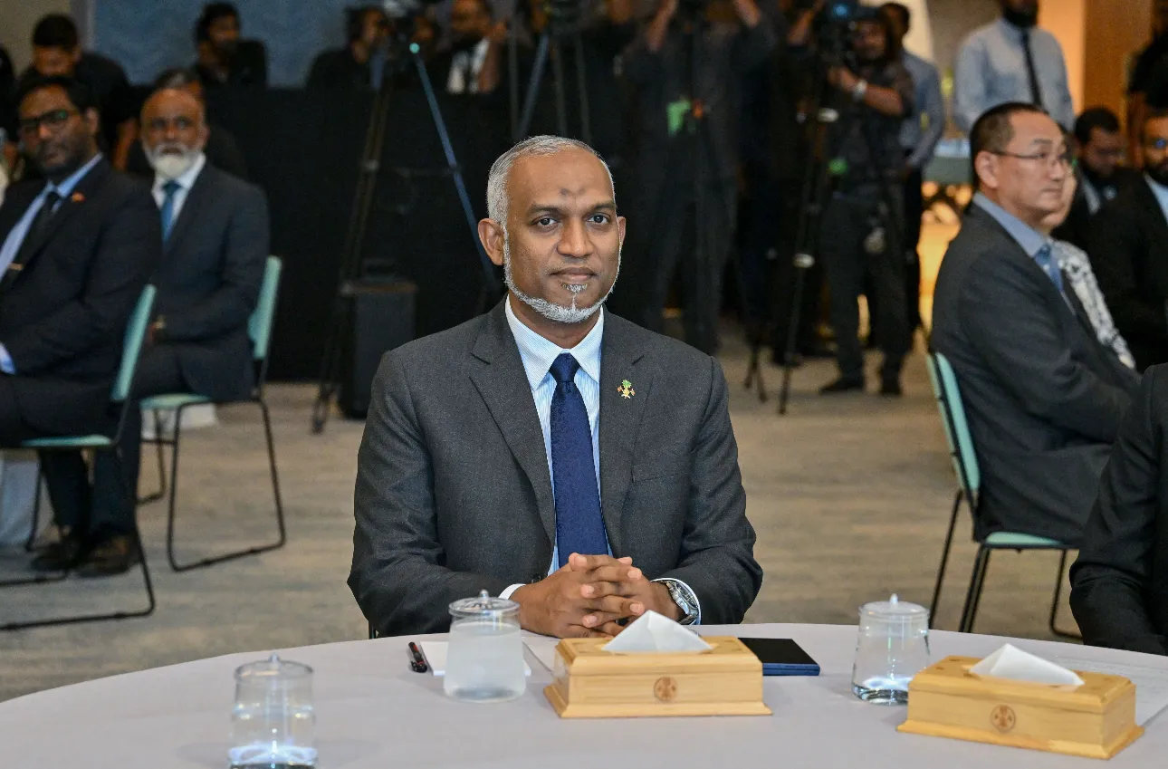 ރައީސުލްޖުމްހޫރިއްޔާ ޑރ މުޙައްމަދު މުޢިއްޒު: ފޮޓޯ/ ރައީސް އޮފީސް