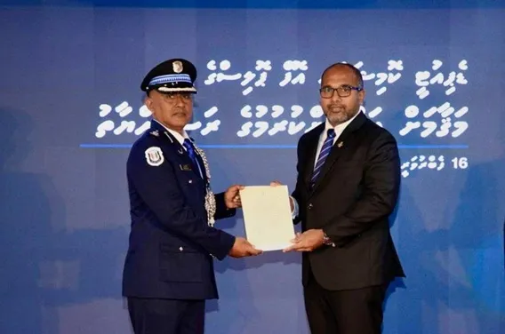 ދާހިލީ ވަޒީރު އަދި ޑީސީޕީ ފިކްރީ... ފޮޓޯ: ޕޮލިސް