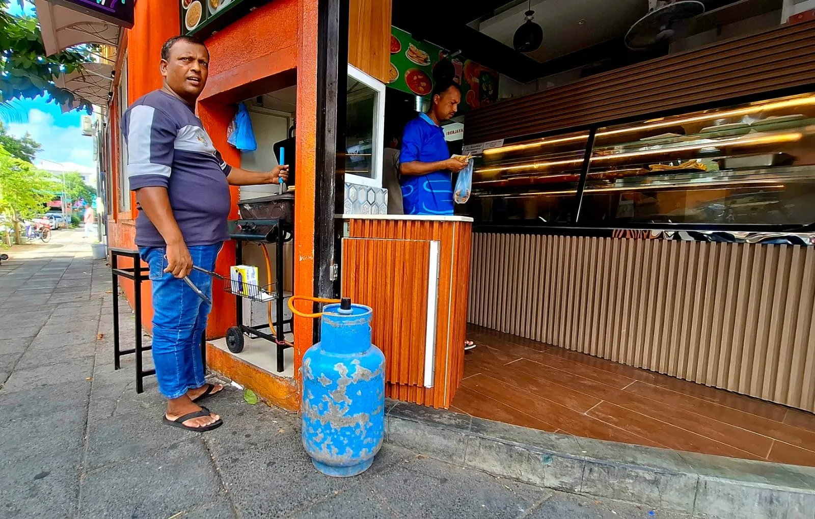 Expat workers (Photo/Voice)