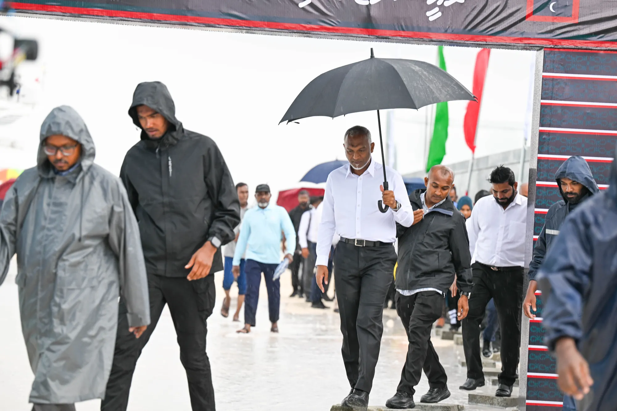 ރައީސް ށ އަތޮޅުގައި: ހަތަރު ދުވަހުގެ ދަތުރުފުޅަށް ފަހު މިއަދު ވަނީ މާލެ ވަޑައިގެންފައި