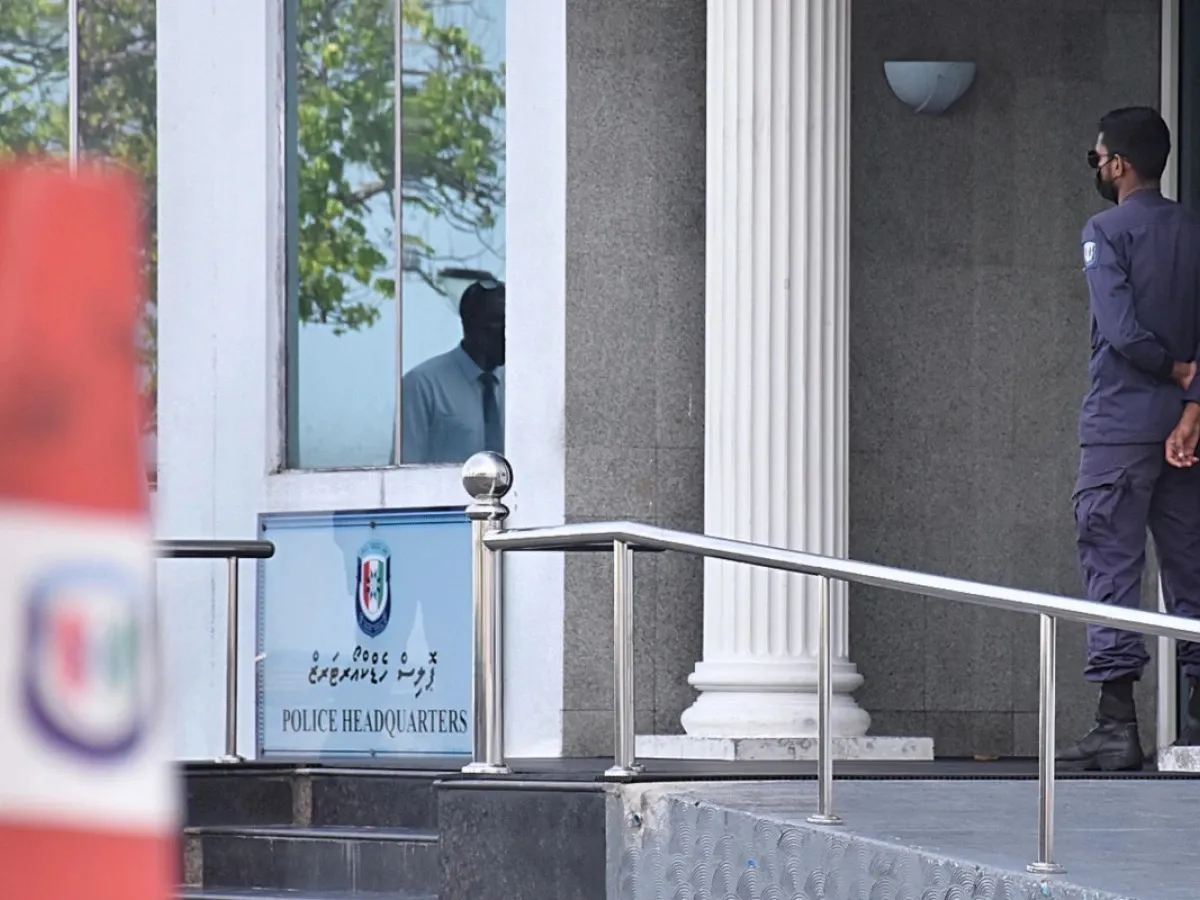 ދިވެހި ފުލުހުންގެ ހިދުމަތް -- ފޮޓޯ: އެޓޯލް