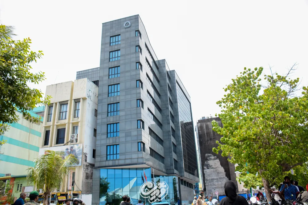 އެމްއެމްއޭގެ އޮނިގަނޑަށް ބަދަލު ގެނެސް 5 މެނޭޖިން ޑިރެކްޓަރުން ހޯދަނީ