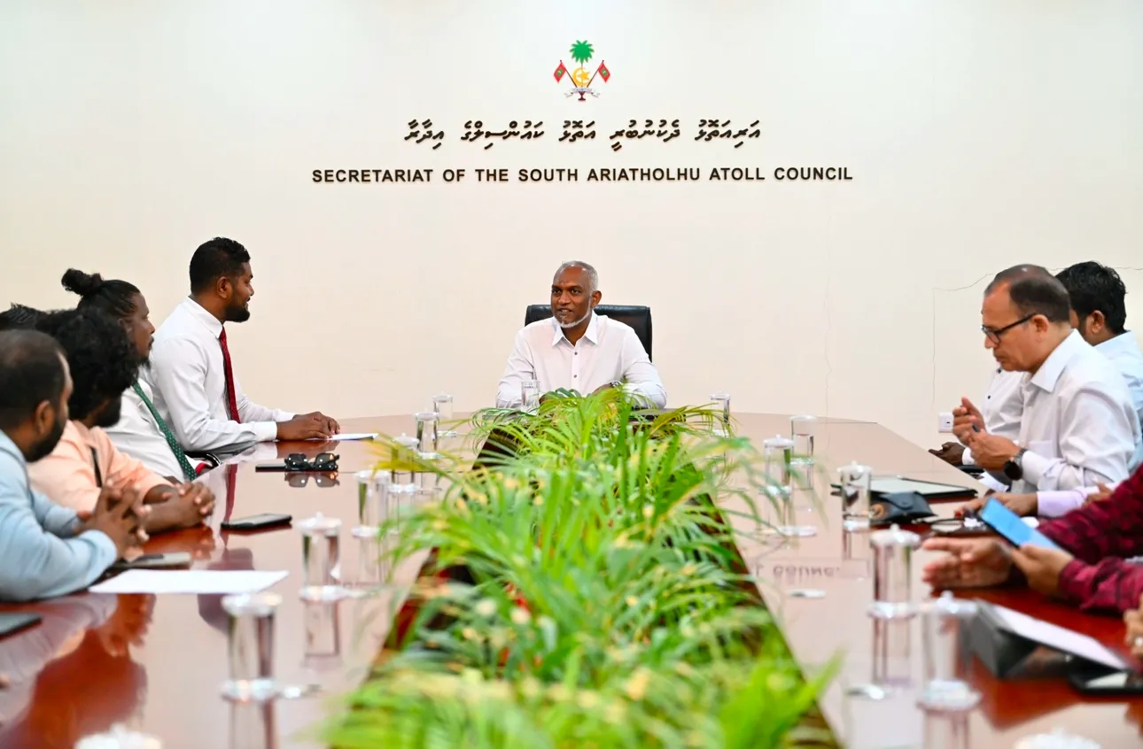 ރައީސުލްޖުމްހޫރިއްޔާ އދ އަތޮޅު ކައުންސިލާ ބައްދަލުކުރެއްވުން: ފޮޓޯ/ ރައީސް އޮފީސް