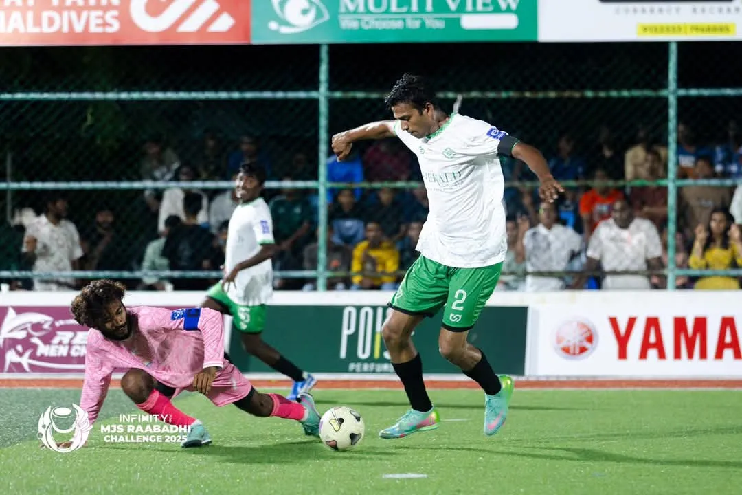 އެމަރަލްޑް މޯލްޑިވްސް އާއި ރީތިފަރު ވާދަކުރި މެޗުގެ ތެރެއިން..