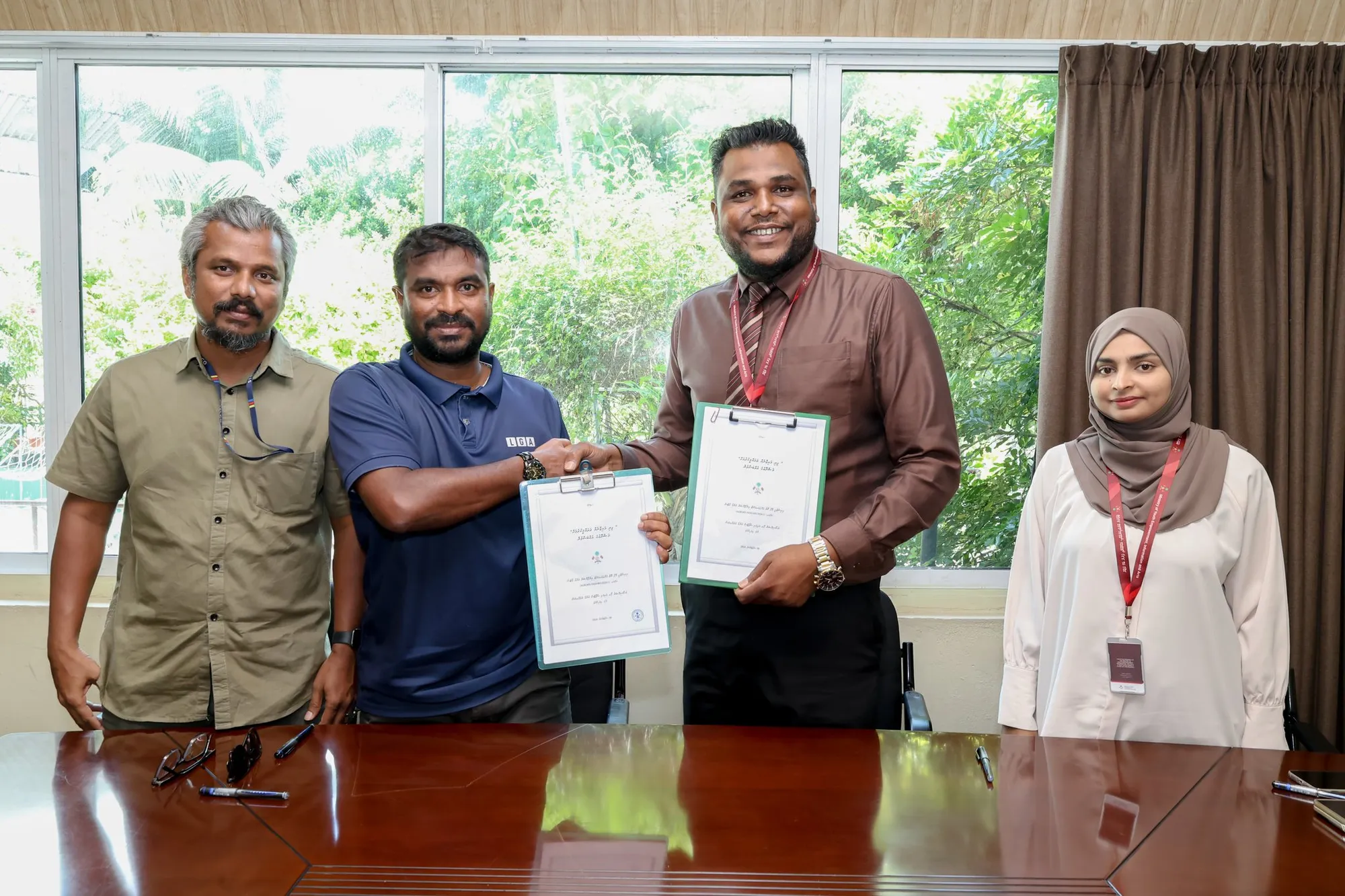 ޖަމިއްޔާ ތަކާއި ފައިސާ ހަވާލުކުރުން-- ފޮޓޯ: މިނިސްޓްރީ
