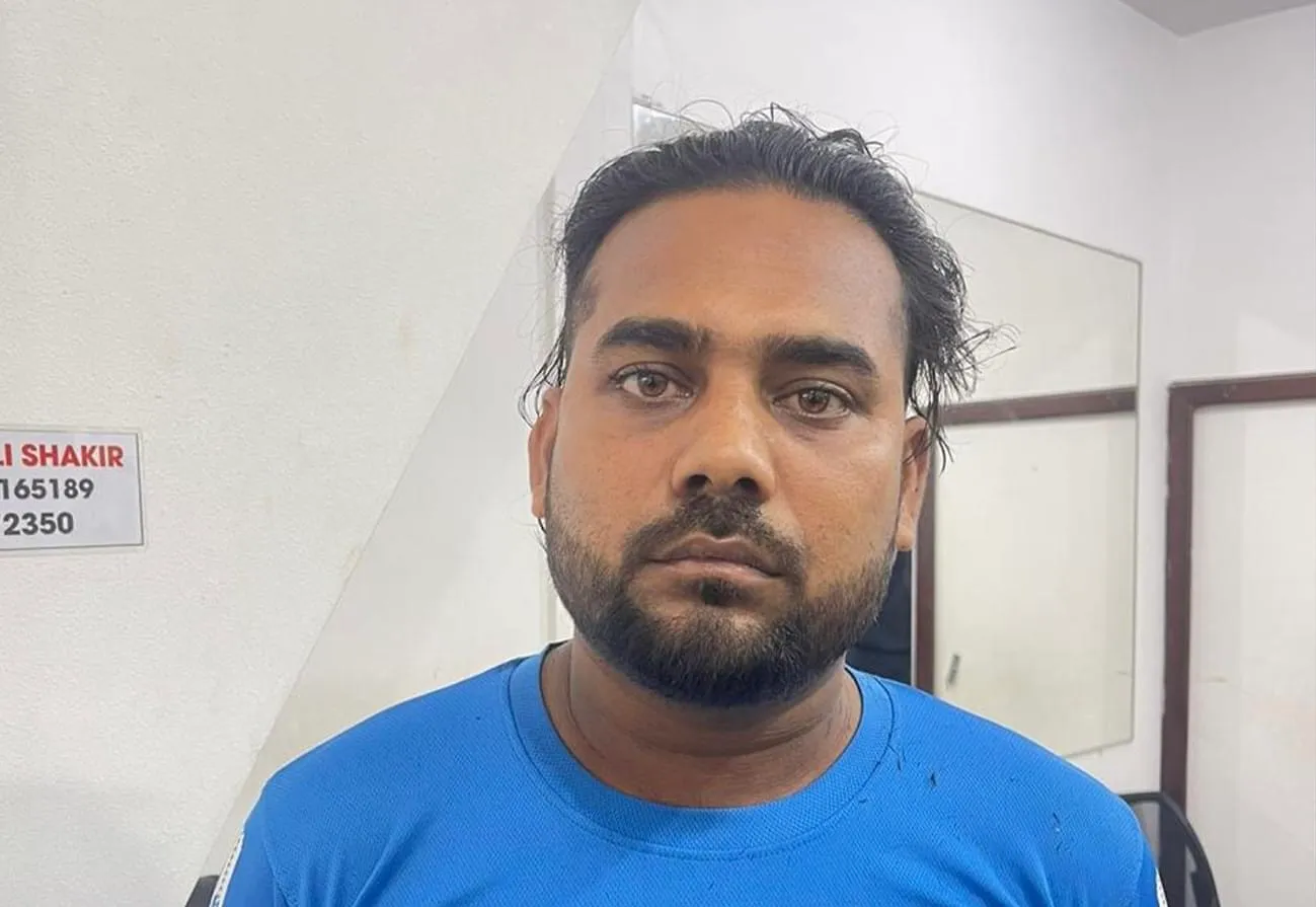 ބުޅާ މަހުން ހެދި އެއްޗެހި ވިއްކި ފިހާރަތައް ކަމަށްބުނެ ދައުރުކުރަނީ ފޭކު ލިސްޓެއް: އިމިގްރޭޝަން