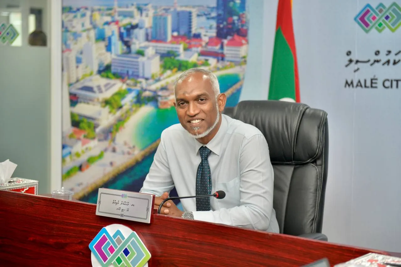 އިންތިޚާބީ ރައީސް ޑރ މުޢިއްޒު މިރޭ މާލޭ ކައުންސިލް މުވައްޒަފުންނާއި ބައްދަލުކުރައްވަނީ
