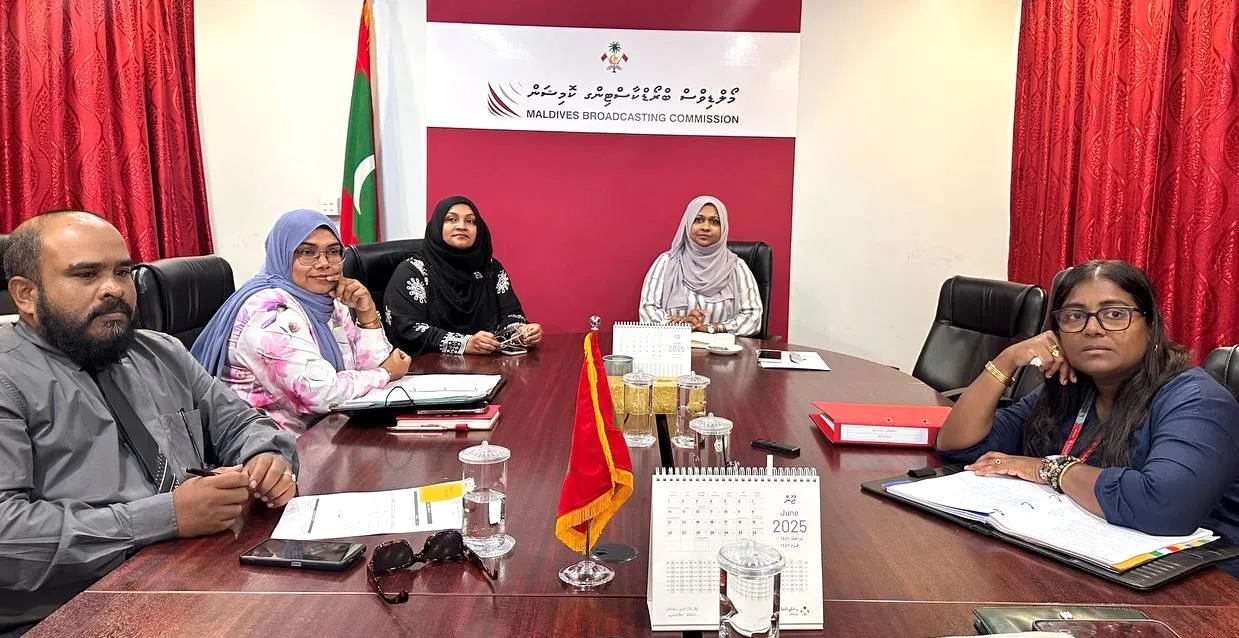 ކުޑަކުއްޖެއްގެ ކަރާމާތަށް ނޭރުމަށް އަންގާ ބްރޯޑްކޮމްއިން ރާއްޖެޓީވީއަށް އިންޒާރެއް