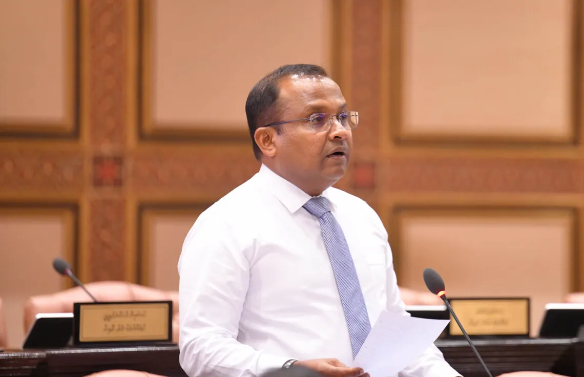 މަޖިލީހުގެ ތިމަރަފުށީ ދާއިރާގެ މެންބަރު އަބްދުﷲ ރިޔާޒް-- ފޮޓޯ/ މަޖިލިސް