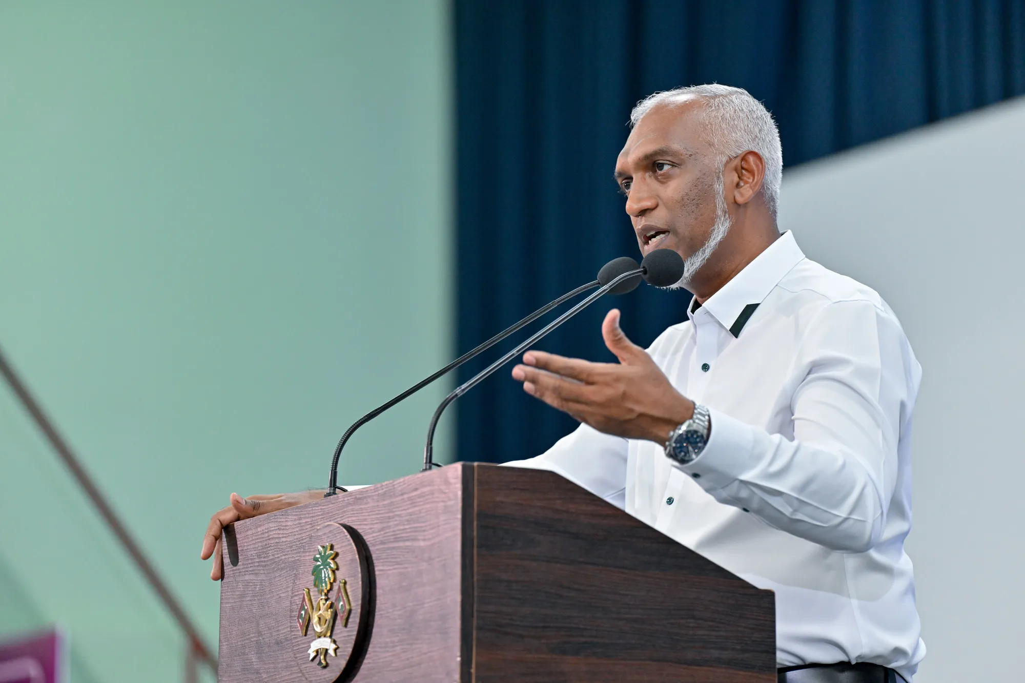 ގިނަ ރިސޯޓްތަކުން ޑޮލަރުމާރުކުރުމުގެ ޤަވާއިދަށް ތަބާވޭ: ރައީސް ޑރ.މުއިއްޒު