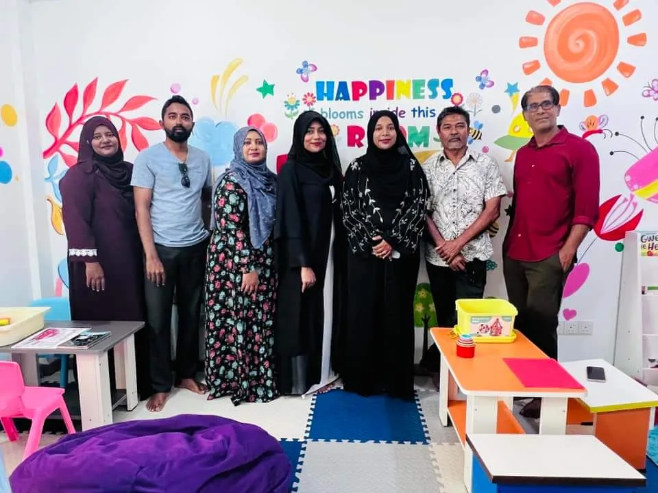 މުވައްޒަފުންގެ ދަރިން ބައިތިއްބަން ހުރާ ކައުންސިލްގައި ޑޭ ކެއާއެއް ހުޅުވައިފި!