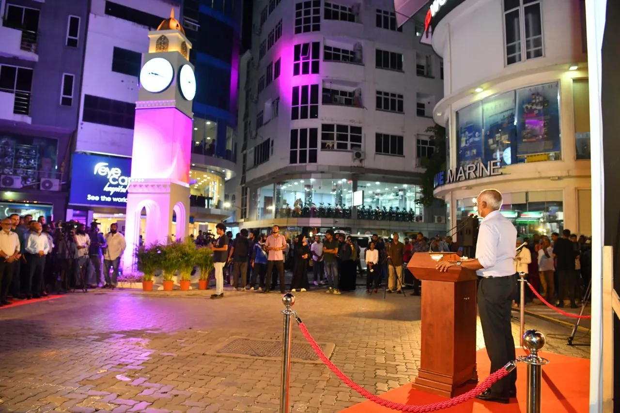 ފަސްވަގުތު ބަންގިގޮވާގޮތައް ހަދައި، އާ ގަޑިބުރު އިފްތިތާހް ކޮށްފި