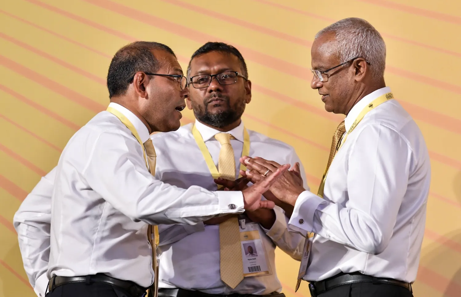 ރައީސް ސޯލިހް (ކ) ފައްޔާޒް (މ) ރައީސް ނަޝީދު (ވ)