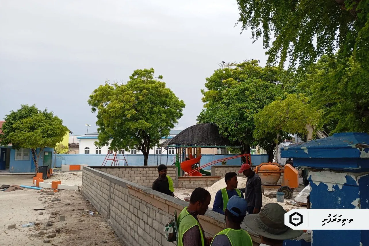 މަރަފުށީ ސްކޫލުގެ ވަށާފާރުގެ މަސައްކަތްކުރުމުގެ ތެރެއިން. ފޮޓޯ/ އާރު.ޑީ.ސީ