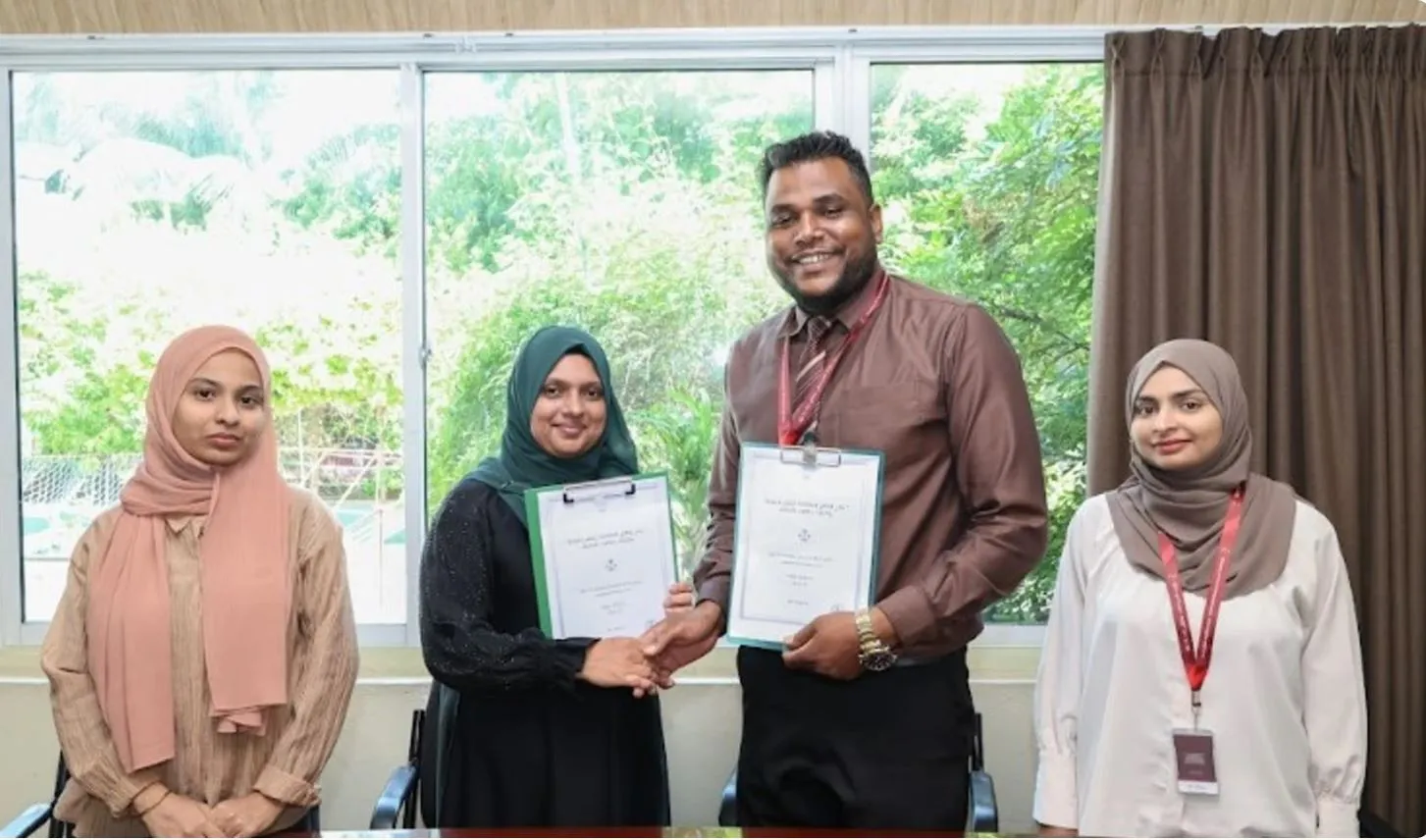 ގްރާންޓް ލިބޭ ޖަމްއިއްޔާތަކާއެކު ސޮއިކުރުން ފަށައިފި