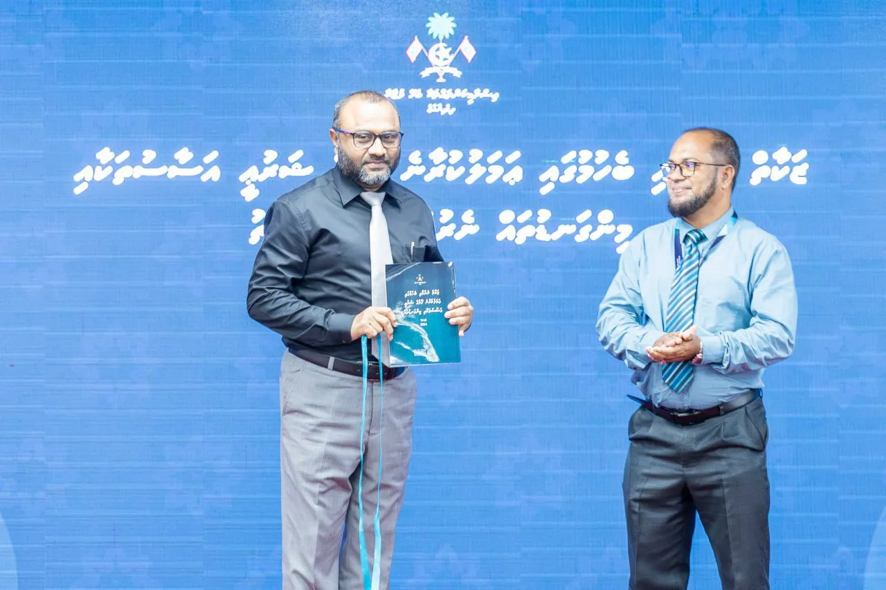 ވަޒީރު ޝަހީމް، ޒަކާތް ނެރުމާއި ބެހުމުގައި އަމަލުކުރާނެ މިންގަނޑުތައް އާންމުކޮށްދެއްވުން-- ފޮޓޯ: މިނިސްޓްރީ