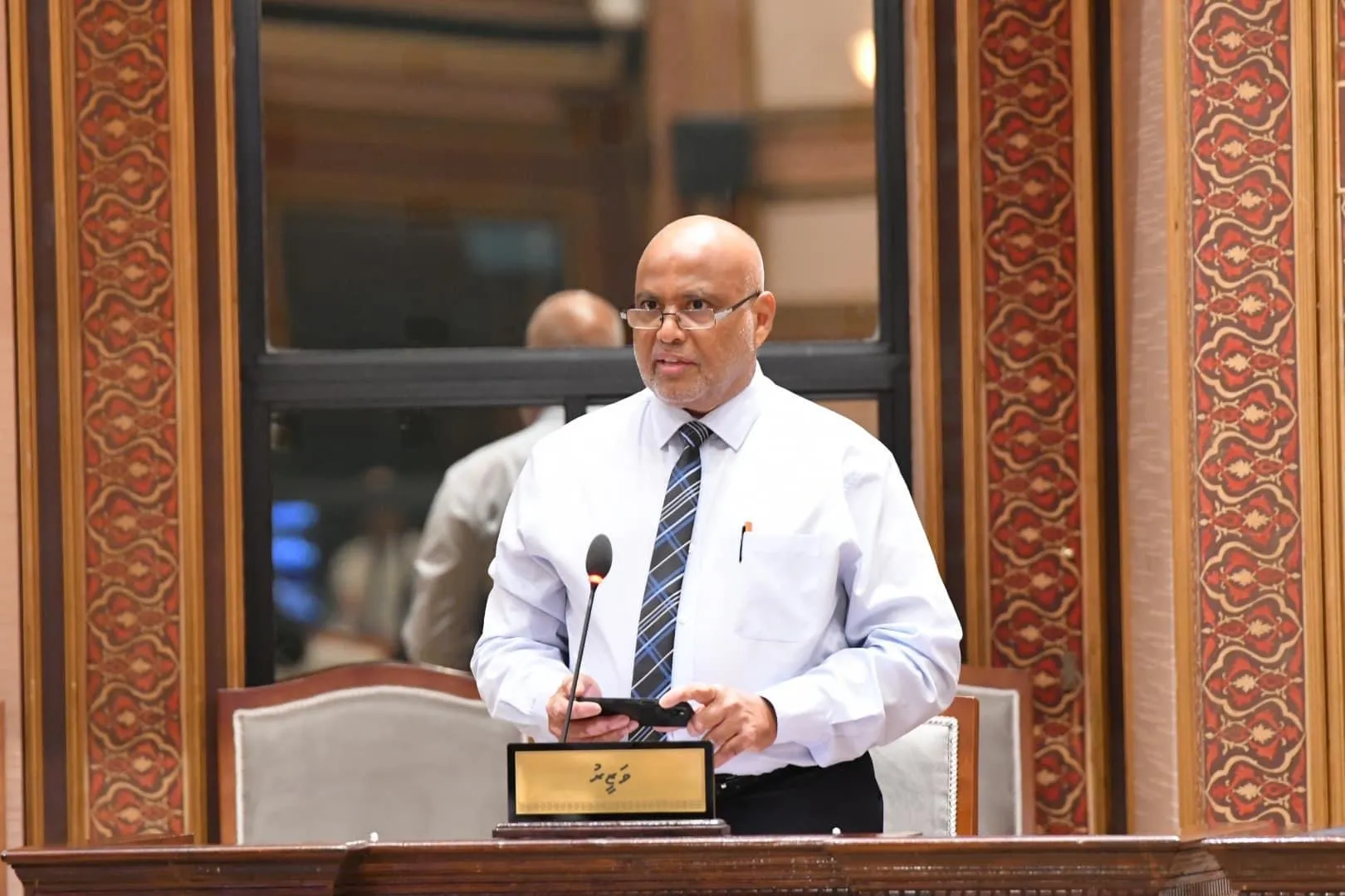 ގެދޮރުވެރިކަމާ ބެހޭ ވަޒީރު ޑރ އަލީ ހައިދަރު އަޙްމަދު: ފޮޓޯ/ މަޖިލިސް