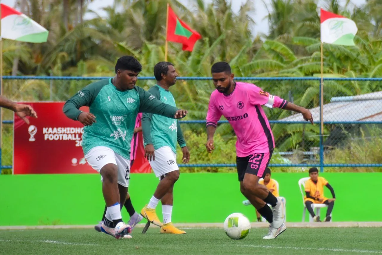 ސްޕާޓަންސް އާއި ޑީޖީޑީ ވާދަކުރި މެޗުގެ ތެރެއިން.. ފޮޓޯ: މާންގްރަފީ