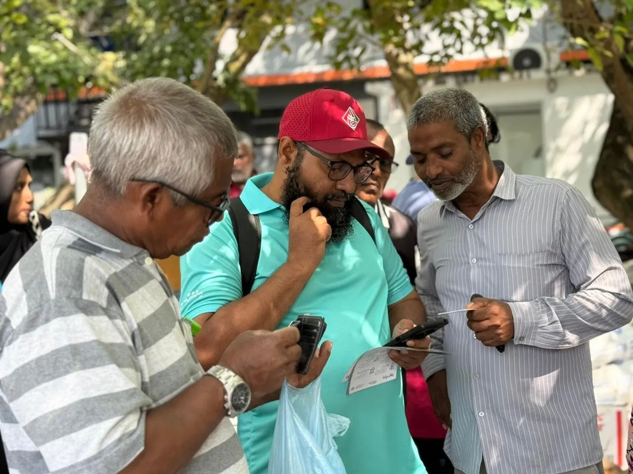 ކުޅުދުއްފުށީ ހޮނިހިރު ބާޒާރުގައި ހައްޖު ކޯޕަރޭޝަނުގެ ހިދުމަތްތަކާ ބެހޭ މައުލޫމާތުދީފި