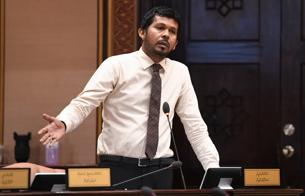 ވަޒީރެއްގެ އިތުބާރު ނެތްކަމަށް މަޖިލިސްއަށް ހުށައެޅުން ވެސް މިވީ ކުށެއްގޮތުގައި: ވަހީދު