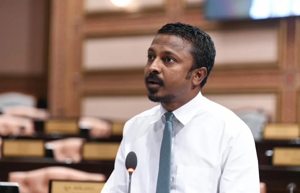 ވޯޓުލާ ވަގުތު އިތުރު ކުރެވޭނެ ހާލަތްތައް ލިޔުމުން ފެންނަން އޮތުމަކީ މުހިންމު ކަމެއް: މެމްބަރު އުޝާމް